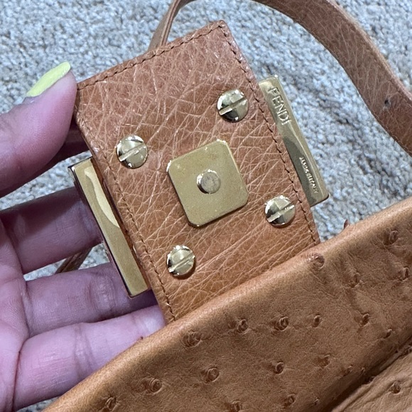 SOLD Fendi Baguette Ostrich Brown - Picture 12 of 17